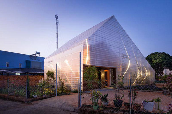 Cuộc lột xác ngoạn mục của ngôi nhà bỏ hoang 20 năm ở Lâm Đồng khiến báo Tây khen nức nở